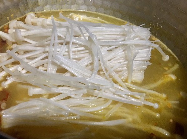 酸汤猪肉金针菇