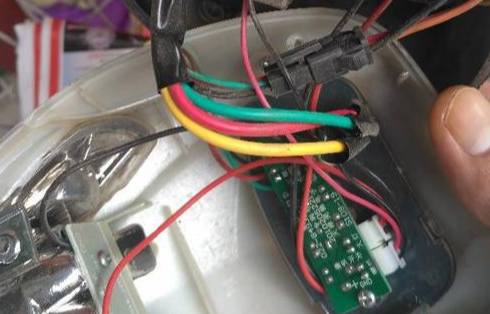 电动三轮车在零下30度以下钥匙打开仪表有电别的不通电正常吗