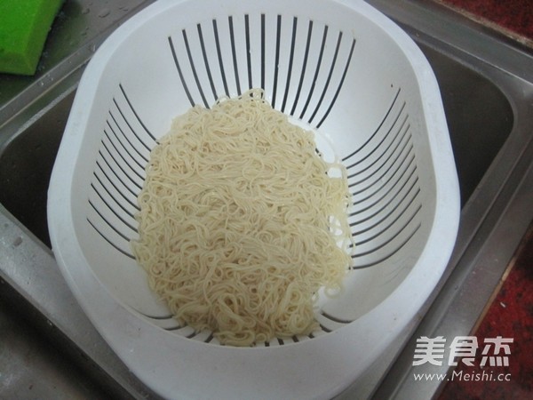 菜心蛋炒面的做法