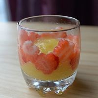 贡茶店里高颜值甜品----黄桃红枣思慕雪