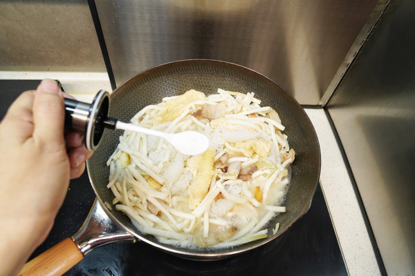 魔芋五花肉腐皮笋丝煲