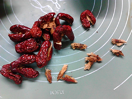 枣杞紫米八宝粽子粥