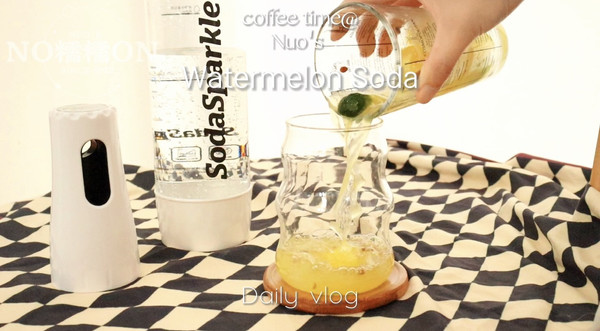 西瓜柠檬气泡水