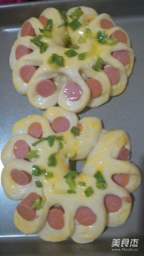 火腿肠花朵面包