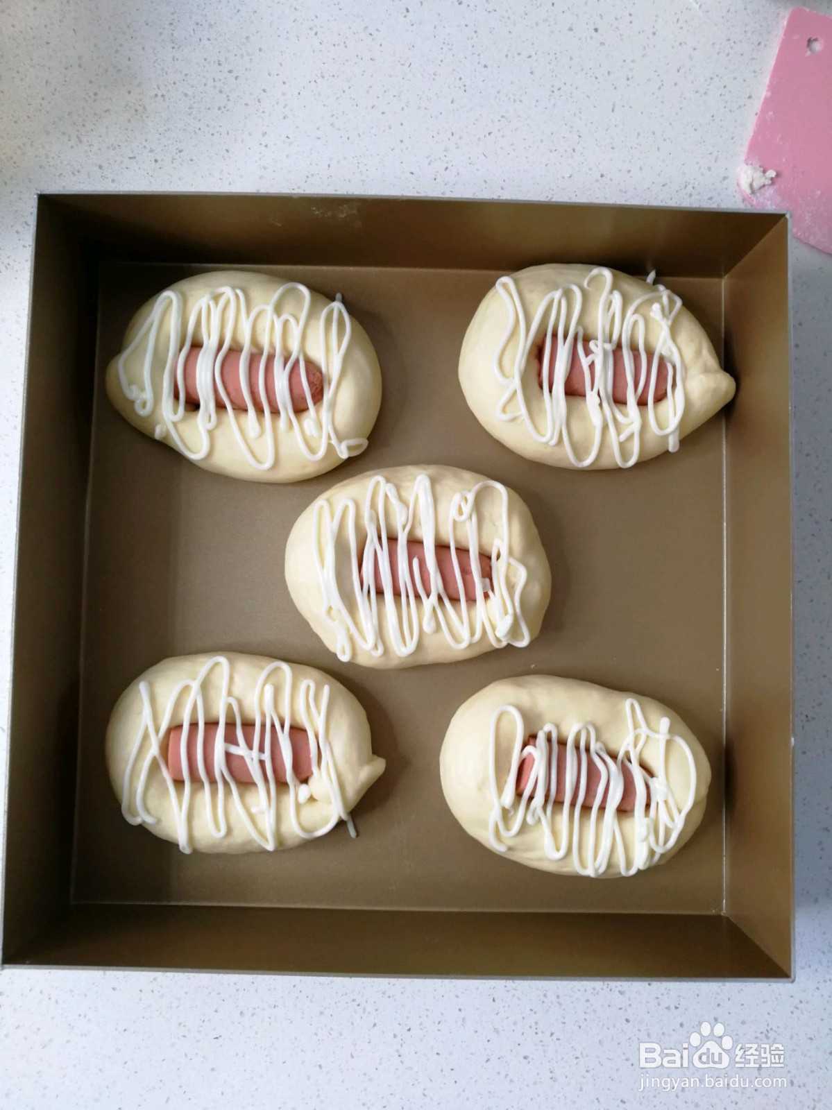 肠仔沙拉面包的做法