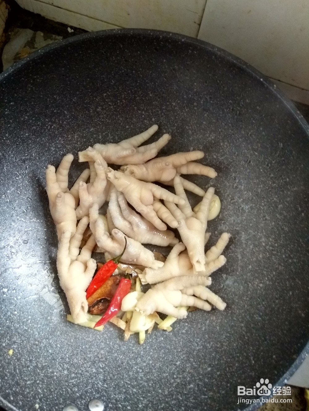 家常红烧鸡爪——记忆中的味道!