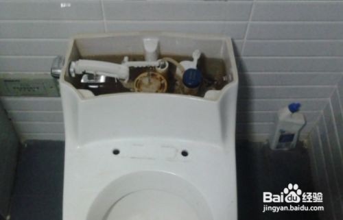 马桶排水阀一直流水怎么处理
