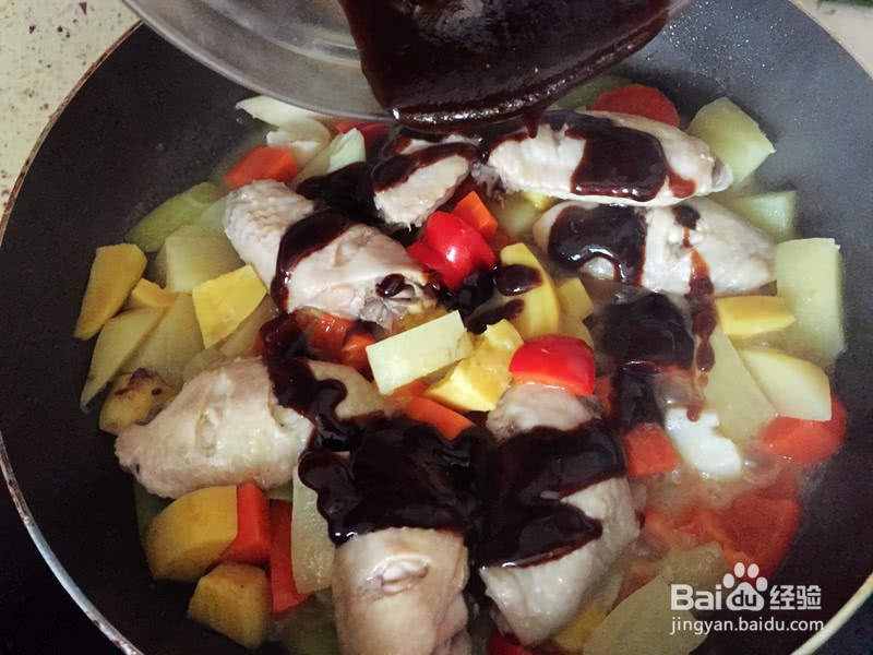 如何做出三汁焖鸡翅？