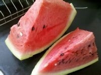 冰凉解暑的西瓜汁