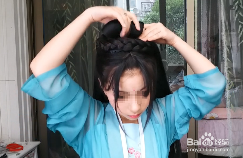 怎样做无发包的双耳髻发型