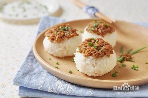 葱香鲔鱼饭团 百度经验