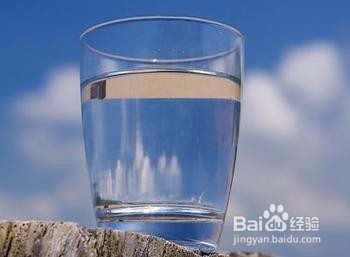 脸上经常冒一些痘痘,怎么让痘痘消失呢?