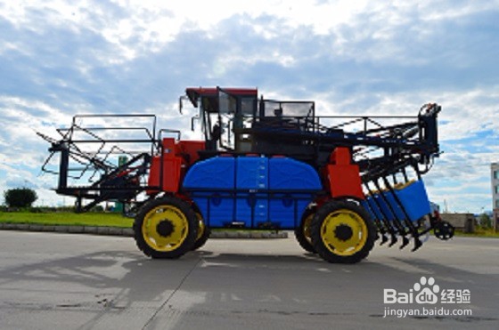 自走式喷杆喷雾机具体有哪些特点？