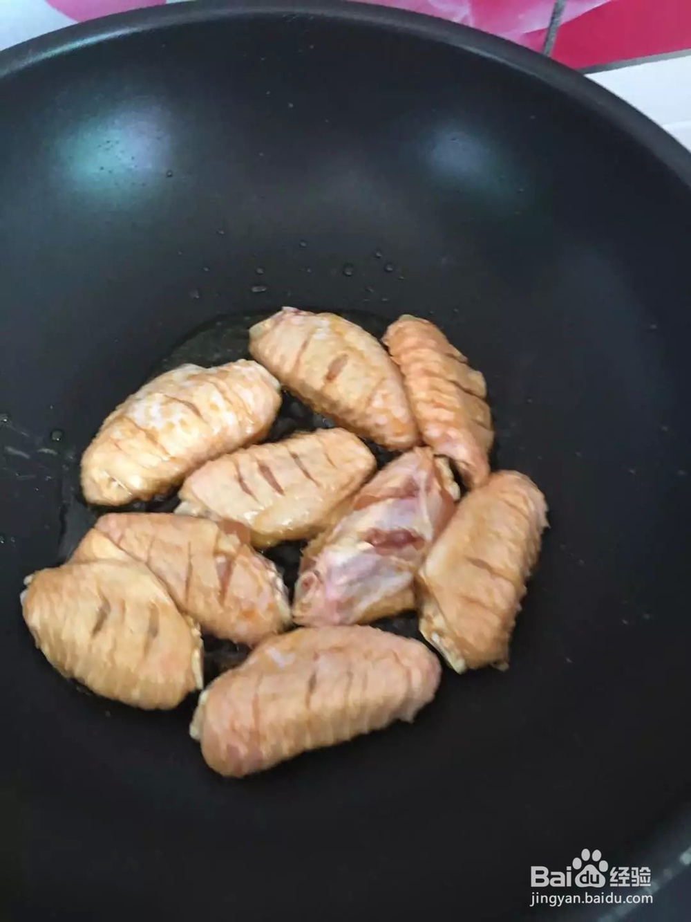 辣椒冬菇鸡中翅的做法家常菜的做法