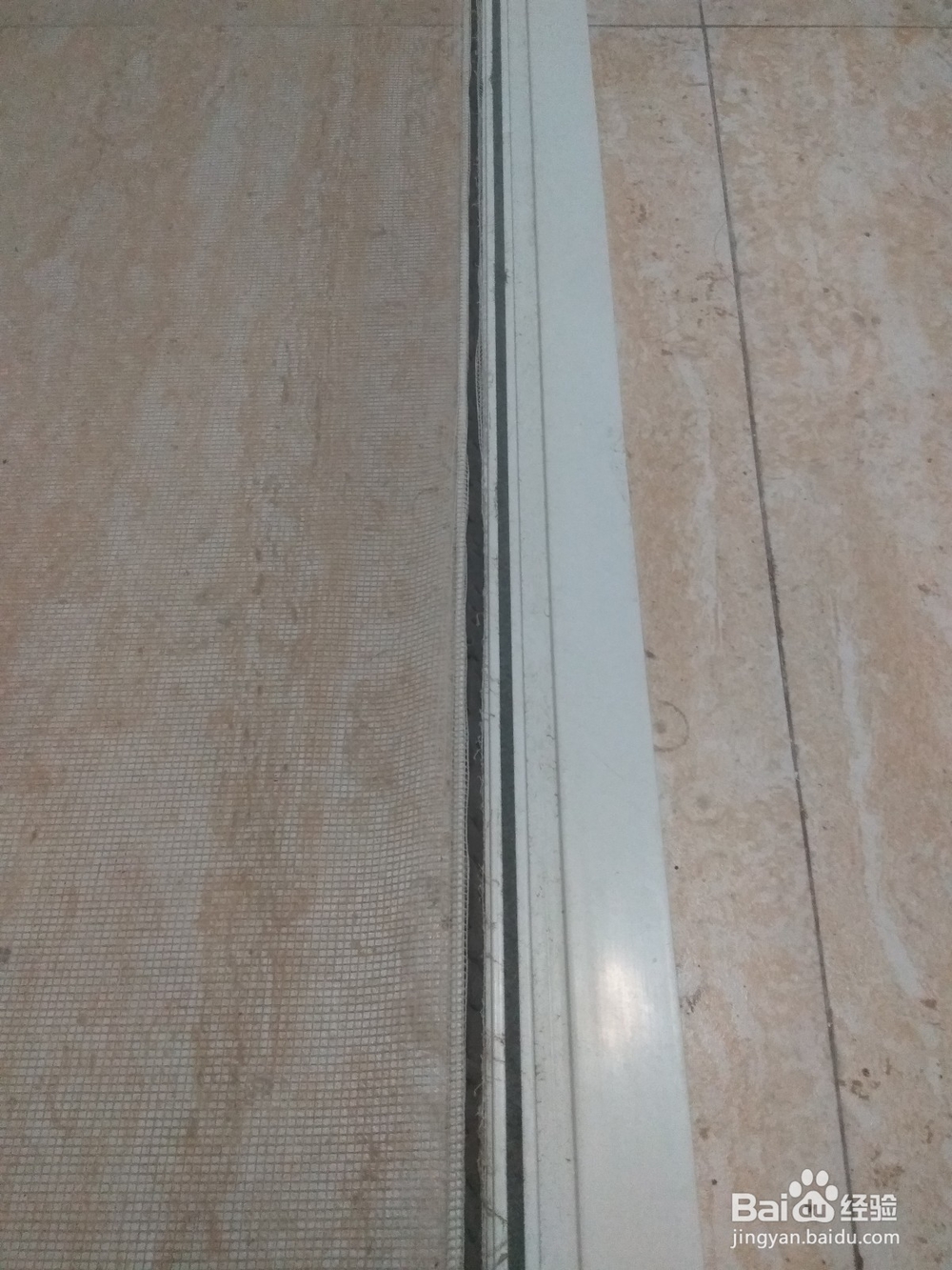 如何自己更换窗纱