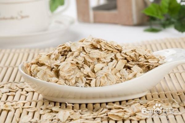 如何在家做出美味的辉山乳业牛奶燕麦粥