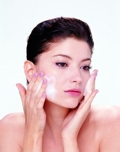 皮肤的T区如何控油？