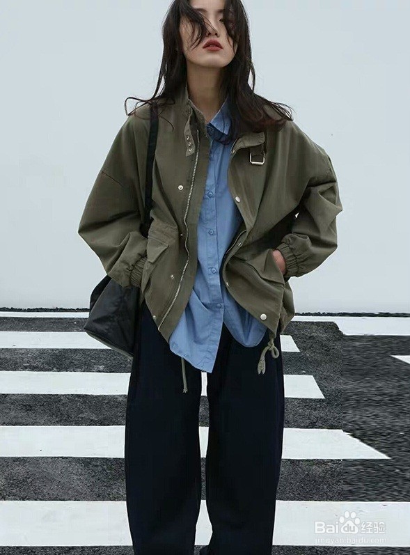 工装外套里面怎么穿