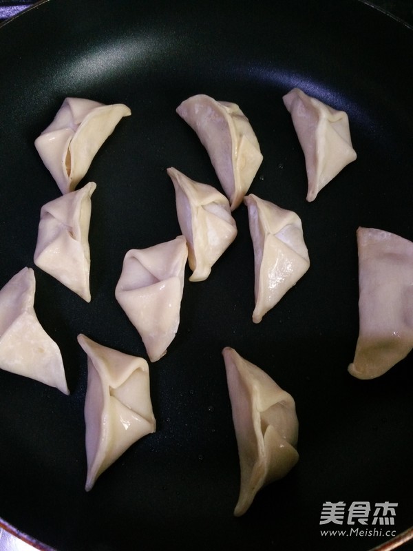 香菇娃娃菜煎饺