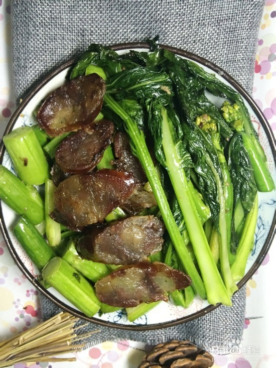 芥蓝炒腊肠做法----简单快手菜