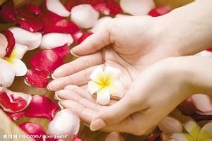 7个不花钱护肤法 多喝水少晒太阳