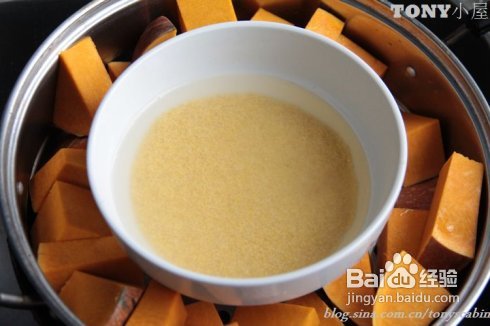 两个秘诀成就这款一听名字就让你流口水的平底锅“南瓜小米饼”