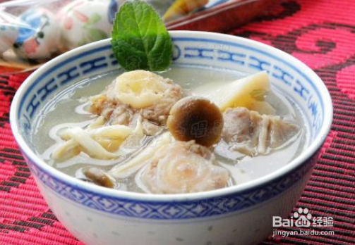 杂菇煲牛尾骨汤