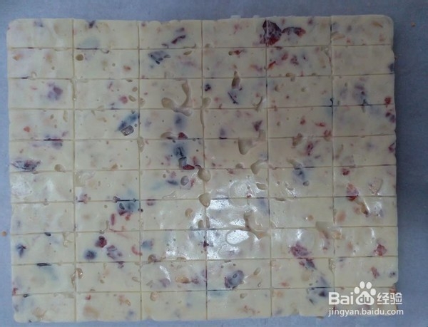 如何做出好吃美味嚼劲十足的蔓越莓花生牛轧糖