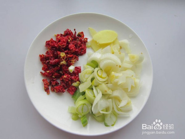 如何做出鲜美无比的醪糟烧黄花鱼