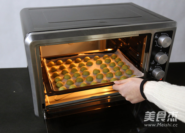 抹茶白巧克力夹心球饼干
