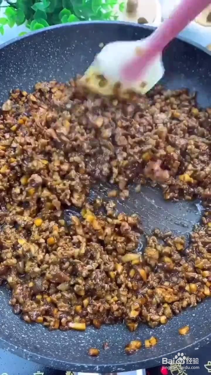 如何做好吃的香菇酱肉包子?