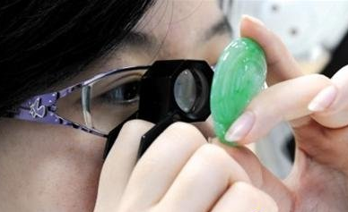 鉴别翡翠的真假小窍门