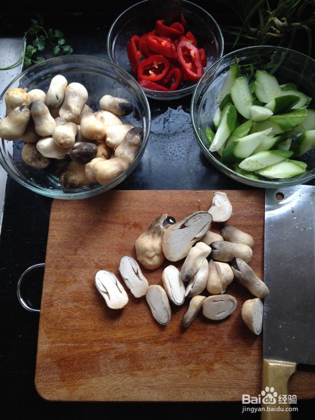 草菇滑炒青瓜的做法