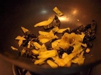 孩子爱吃的酸菜炒鸡胗