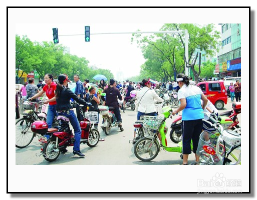 骑车接送孩子的家长们应注意些什么