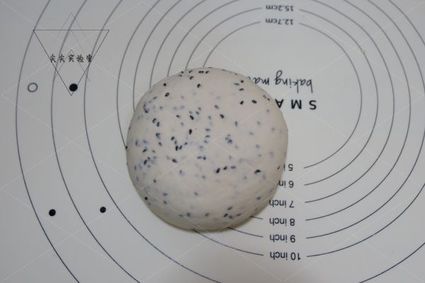 黑芝麻刀切馒头