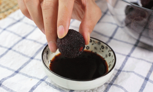 杨梅蘸酱油需要注意什么?