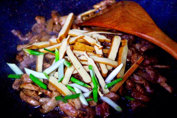 香干肉丝炒韭菜