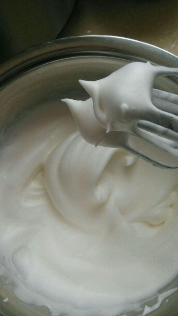 戚风奶油蛋糕卷