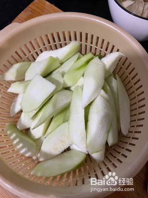 笋干炒丝瓜的做法
