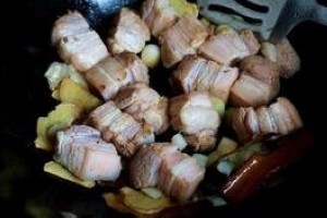 红烧肉的家常烧法？