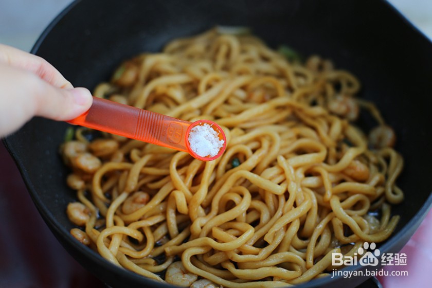 葱油虾仁炒面怎么做?