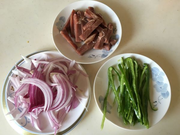 黑椒洋葱青椒炒牛肉