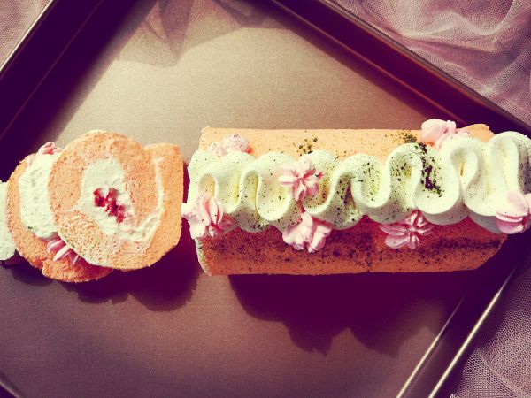 樱花草莓蛋糕卷