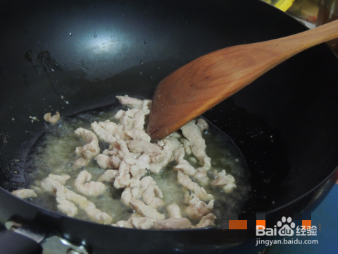 海鲜菇炒肉的做法