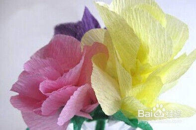 如何用皱纹纸制作漂亮的小花