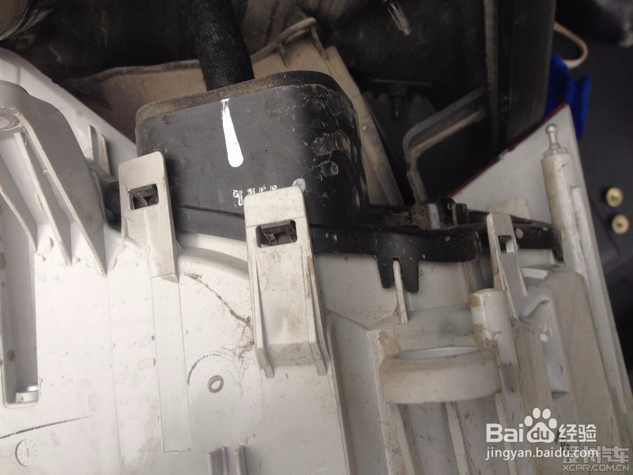 标致3008换灯泡教程