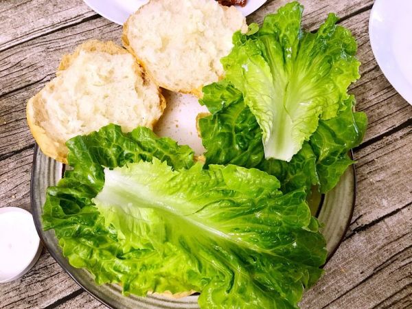 黑椒鸡腿肉芝士菠萝堡