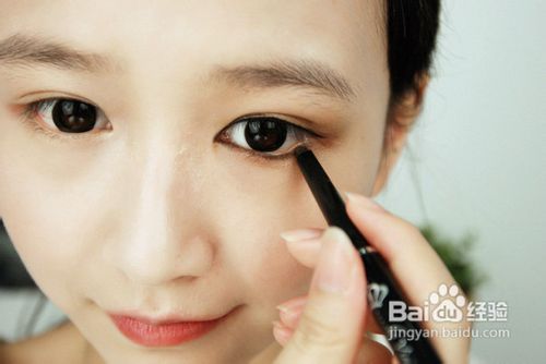 棕色眼影怎么画出清纯效果