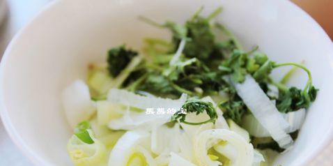 跟着做大家都喜欢的黄豆胡萝卜鸡蛋炒饭